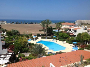Sea view apartment, close to amenities